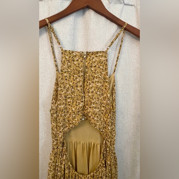 Y2K Mustard Floral Maxi Dress with V-Neck  Tiered Skirt and Spaghetti Straps - Picture 4 of 5